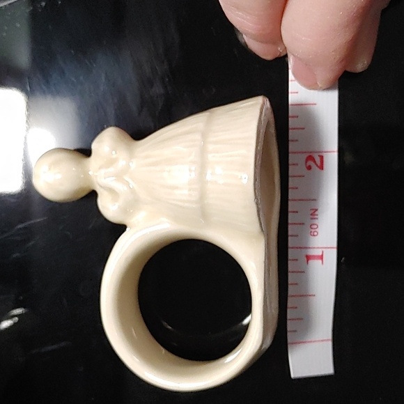 Vintage 8 Napkin Rings Ceramic Girl Pray Cornhuskers Dining Table 2inch Tall - Picture 6 of 7